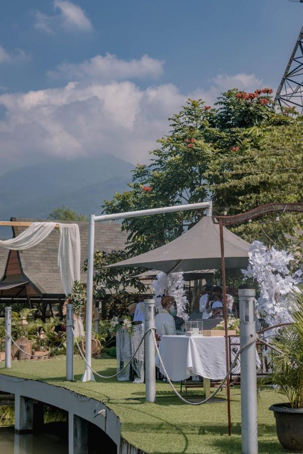 The Wujil Resort & Conventions Semarang Exterior foto