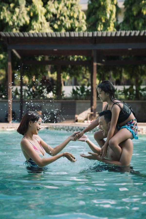 The Wujil Resort & Conventions Semarang Exterior foto