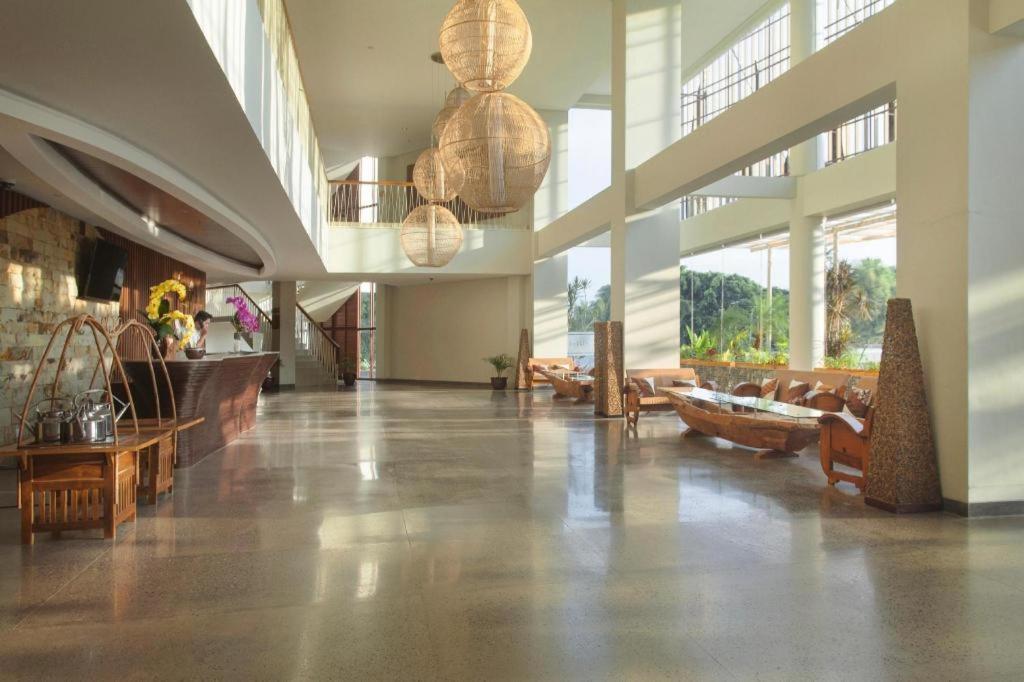 The Wujil Resort & Conventions Semarang Exterior foto
