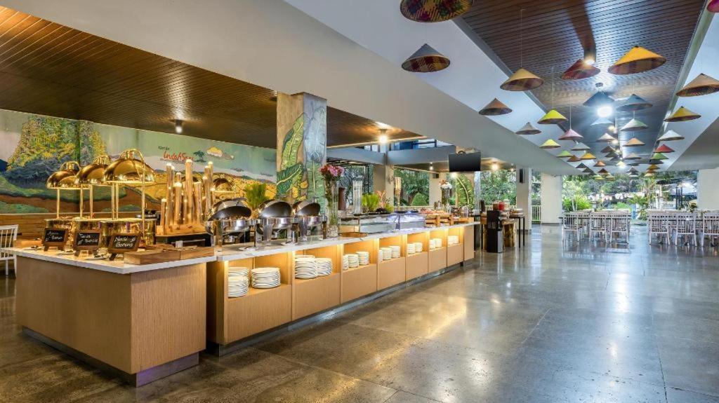 The Wujil Resort & Conventions Semarang Exterior foto