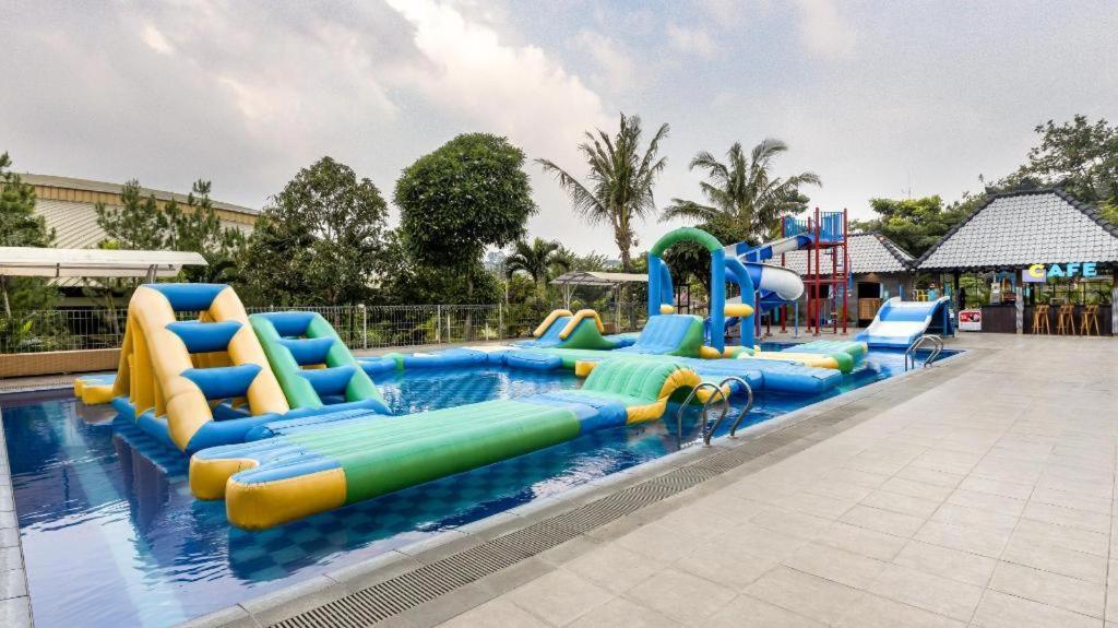 The Wujil Resort & Conventions Semarang Exterior foto