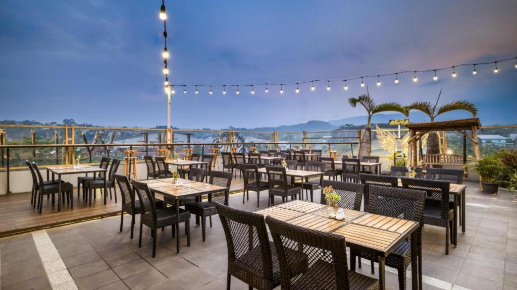 The Wujil Resort & Conventions Semarang Exterior foto